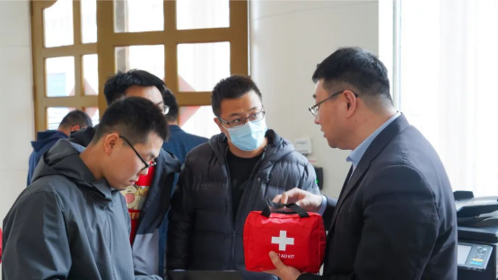 防護包發(fā)放 防護包發(fā)放